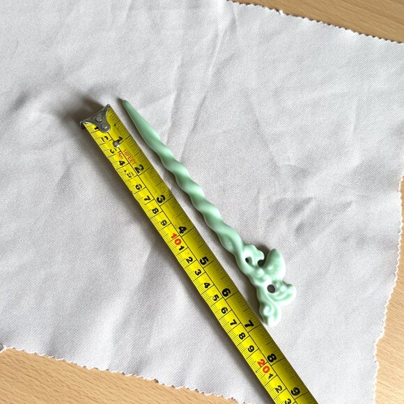 Green Porcelain Hair Pin – Twisted Design for Better Hold & Antique Fish Style - Picture 5 of 5